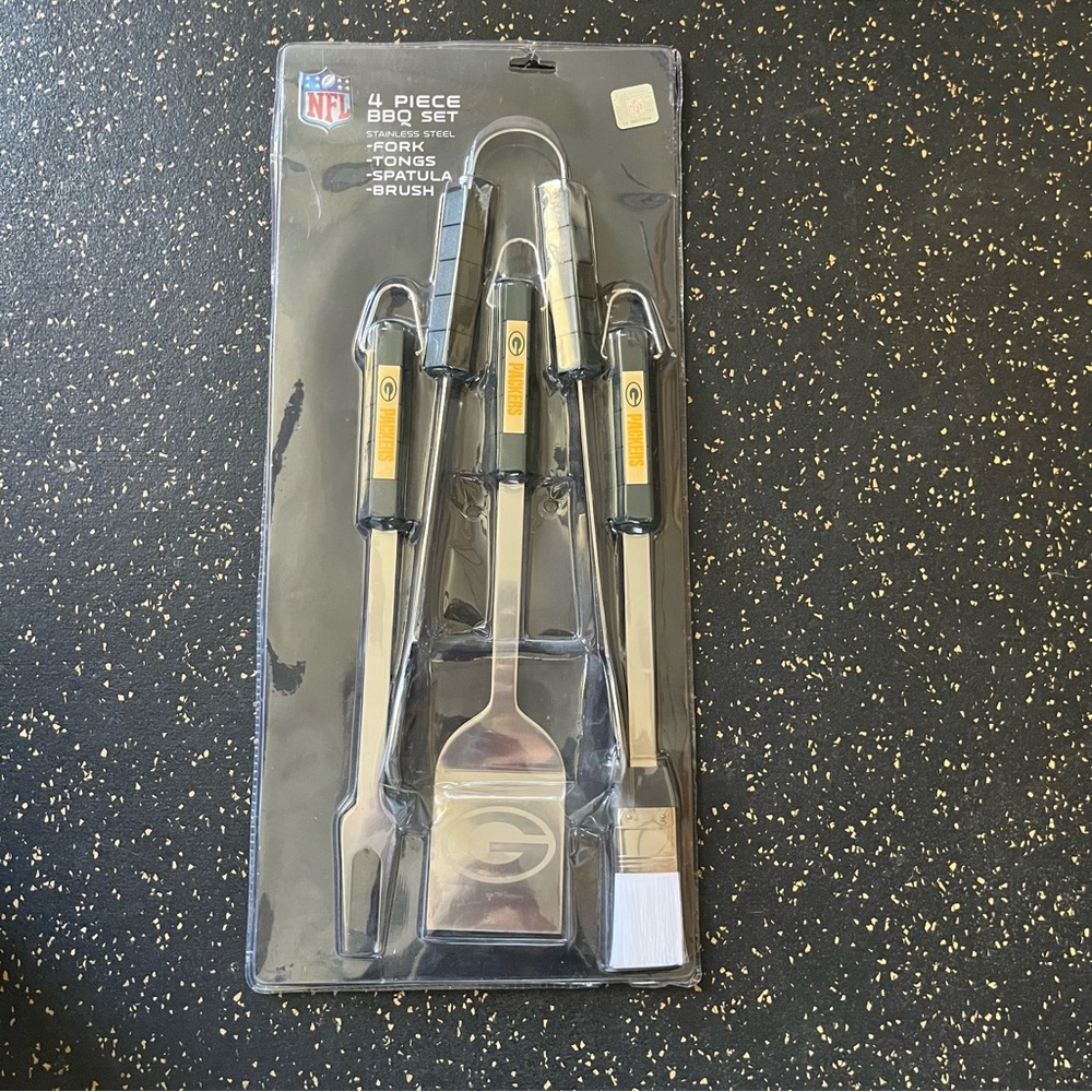 Green Bay Packers NFL 4-Piece BBQ Tool Set - New